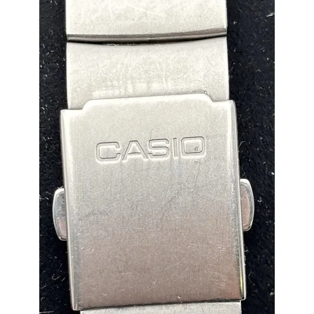 Vintage CASIO ILLUMINATOR 2524 DB-37H DIGITAL WATCH MULTI LINGUAL Working